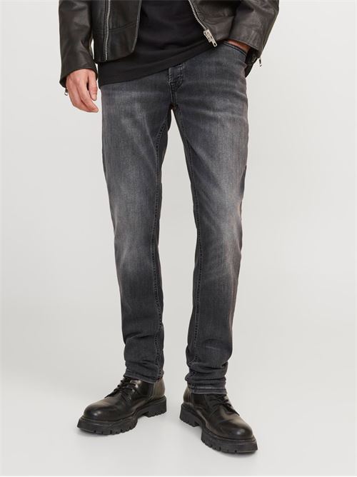 JACK AND JONES