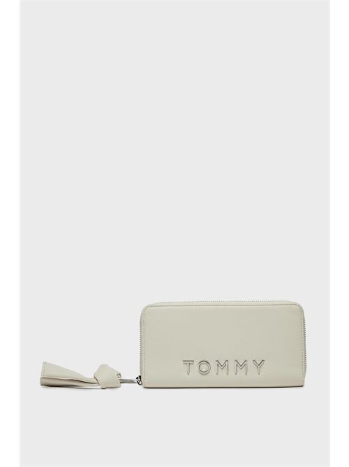 TOMMY JEANS