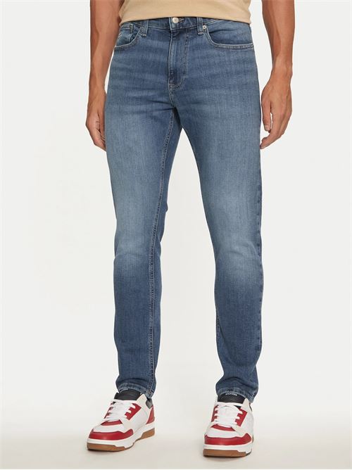 TOMMY JEANS